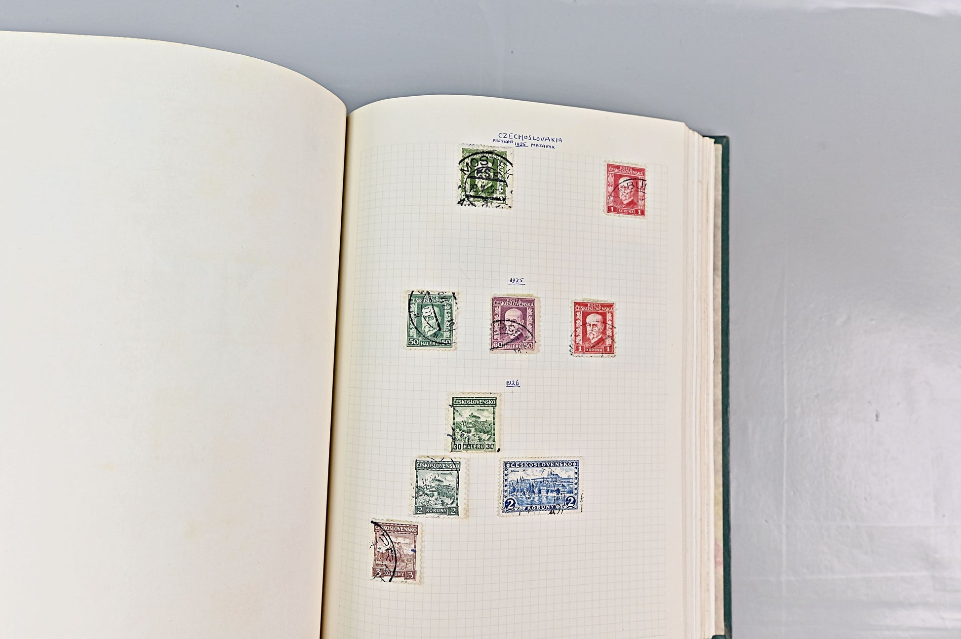 6618 World Stamp Album. Early to Modern. Ireland, Denmark, Czech. 73 Images