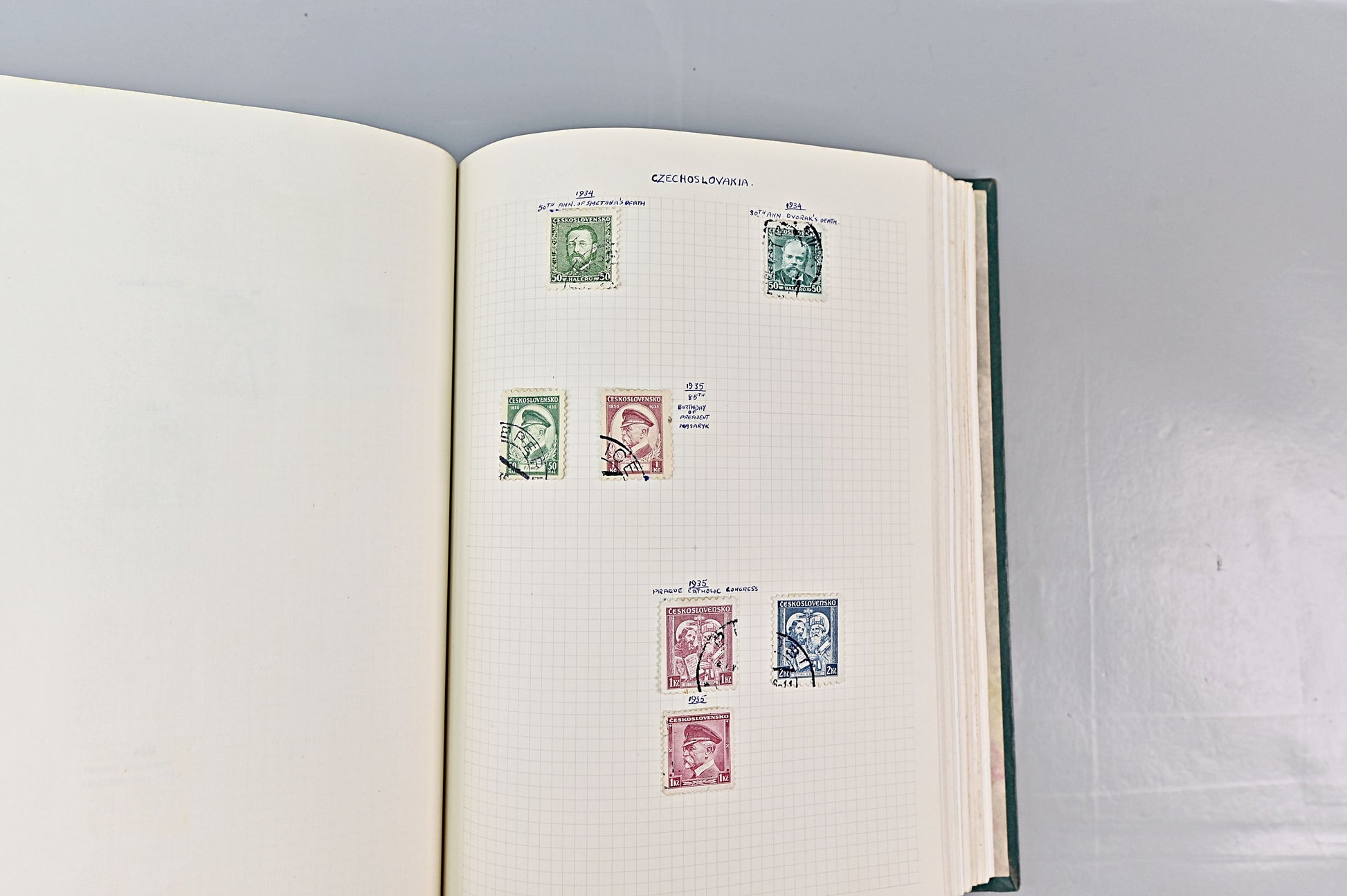 6618 World Stamp Album. Early to Modern. Ireland, Denmark, Czech. 73 Images