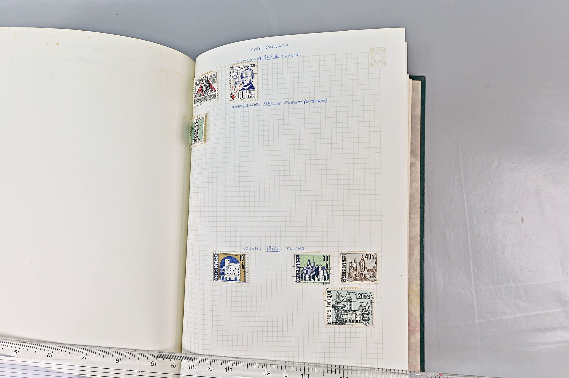 6618 World Stamp Album. Early to Modern. Ireland, Denmark, Czech. 73 Images