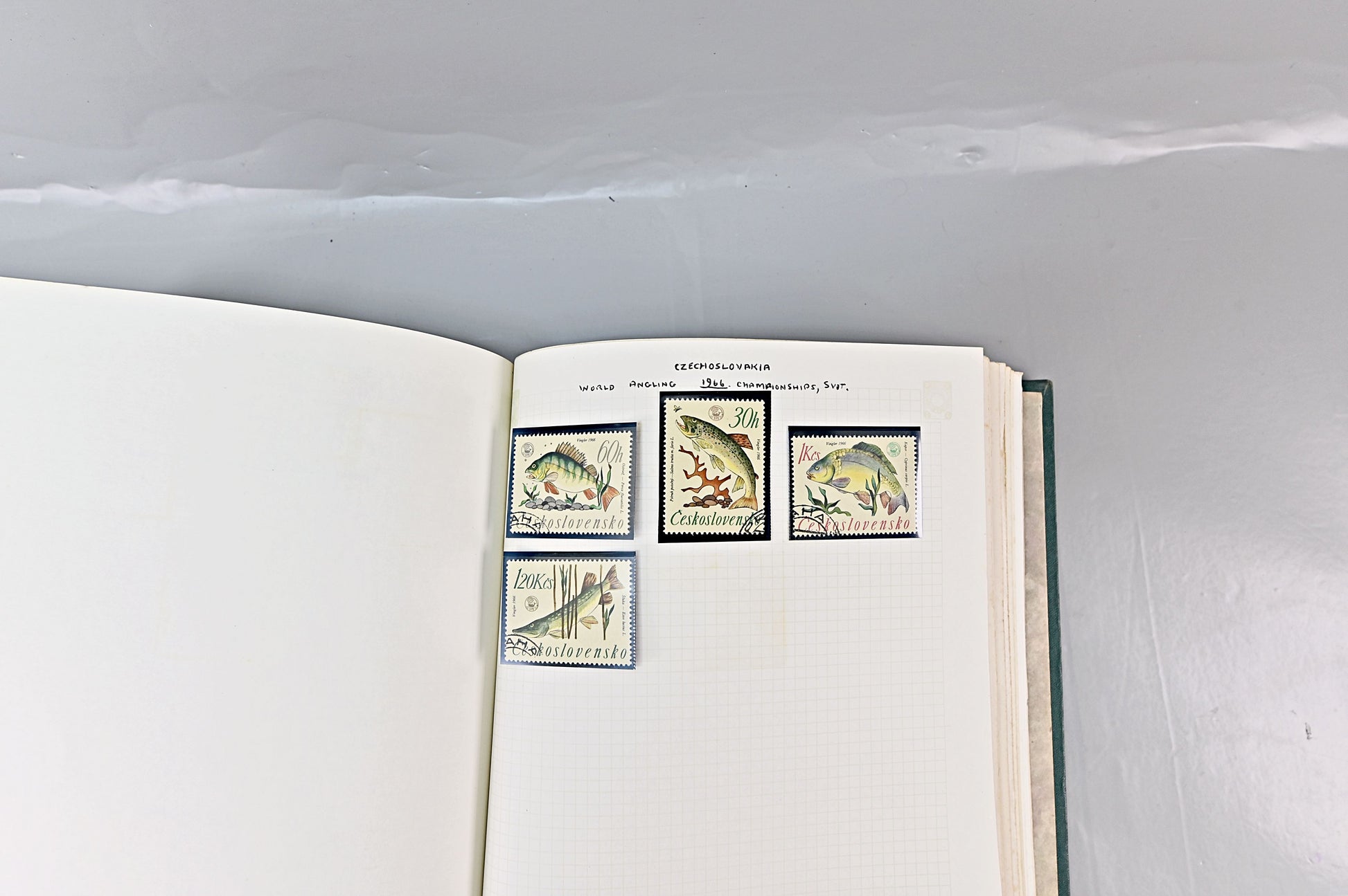 6618 World Stamp Album. Early to Modern. Ireland, Denmark, Czech. 73 Images