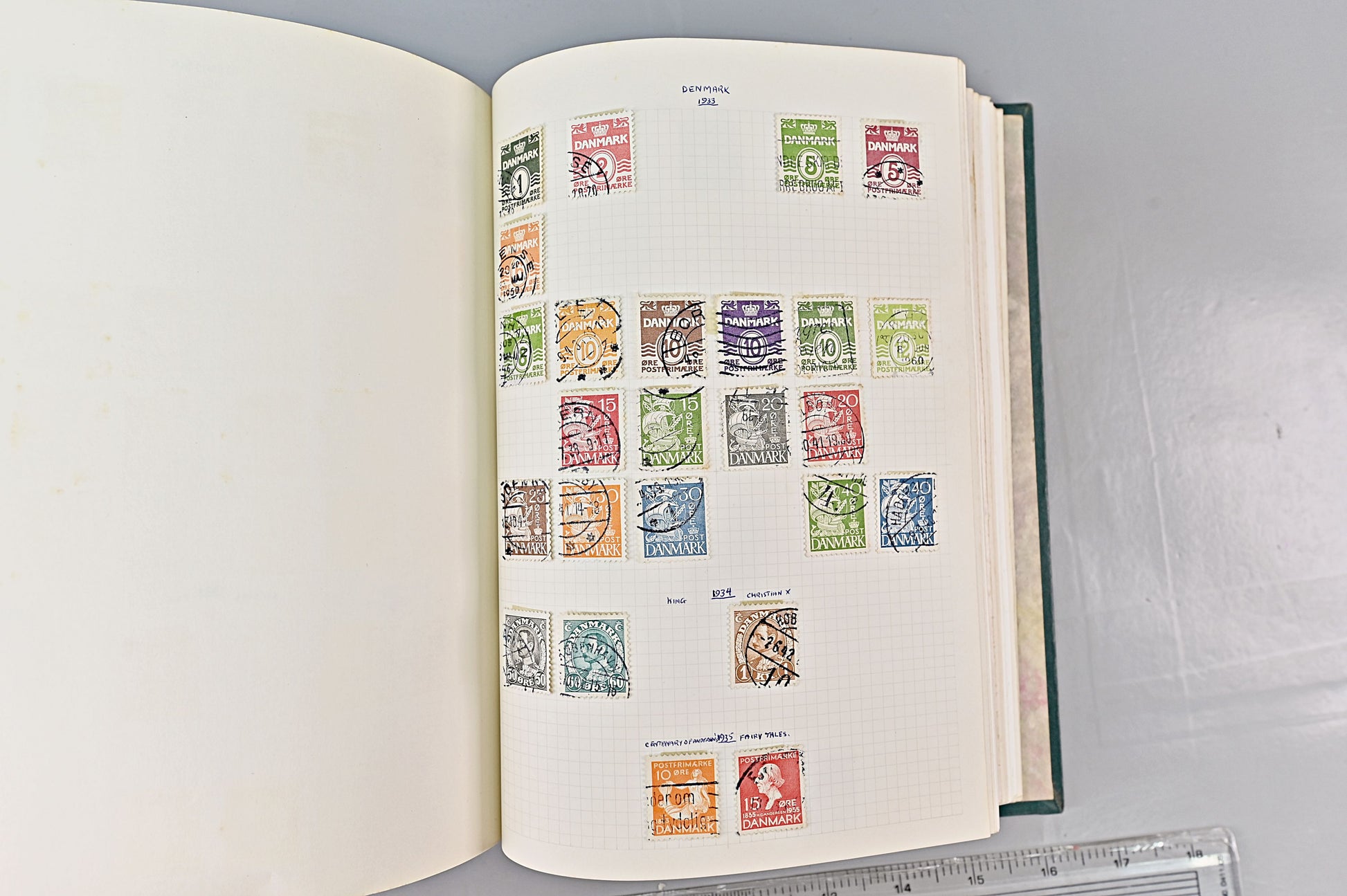 6618 World Stamp Album. Early to Modern. Ireland, Denmark, Czech. 73 Images