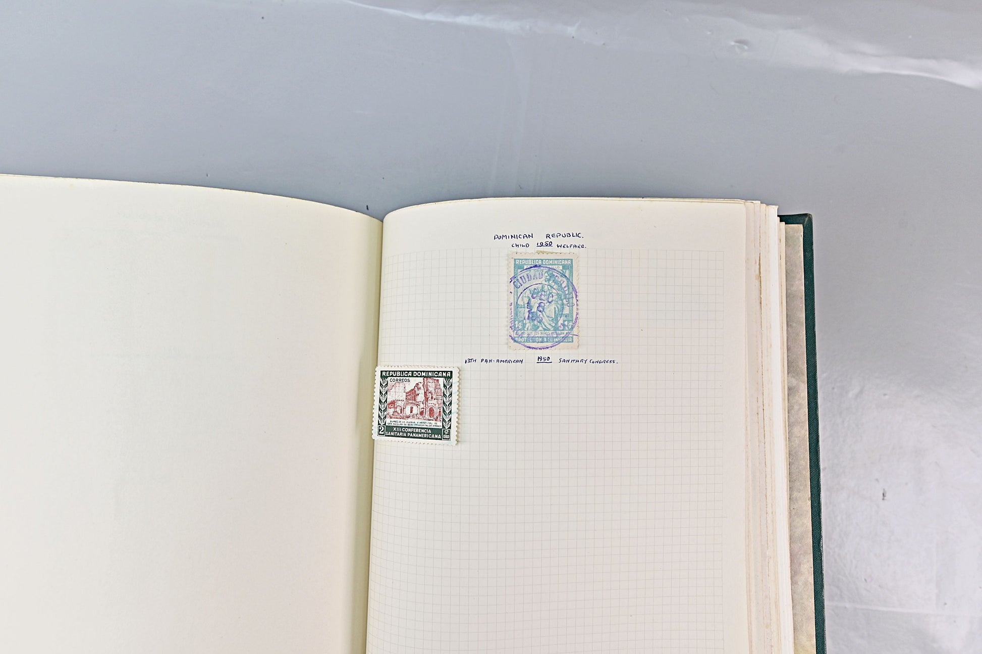 6618 World Stamp Album. Early to Modern. Ireland, Denmark, Czech. 73 Images