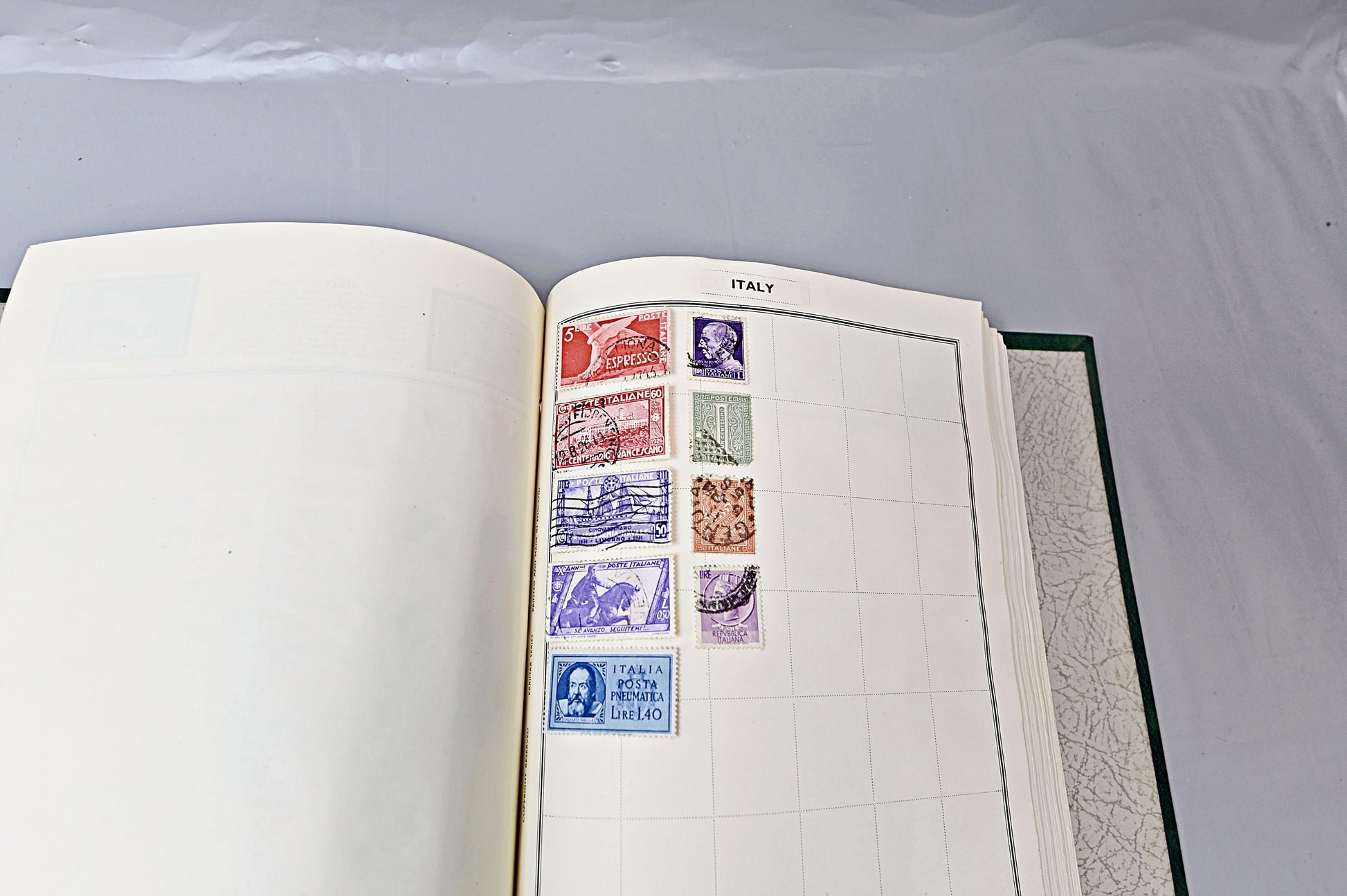 6623 World Stamp Collection. Much Early. Unchecked. Better Seen. 137 Images