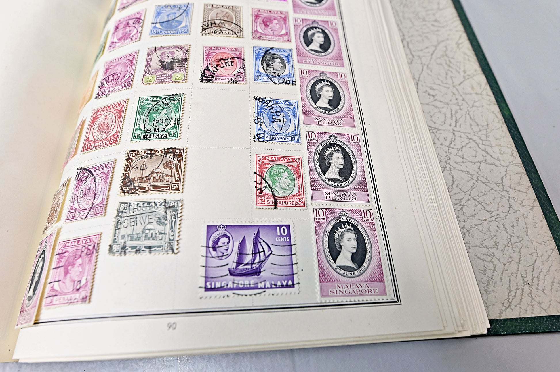 6623 World Stamp Collection. Much Early. Unchecked. Better Seen. 137 Images