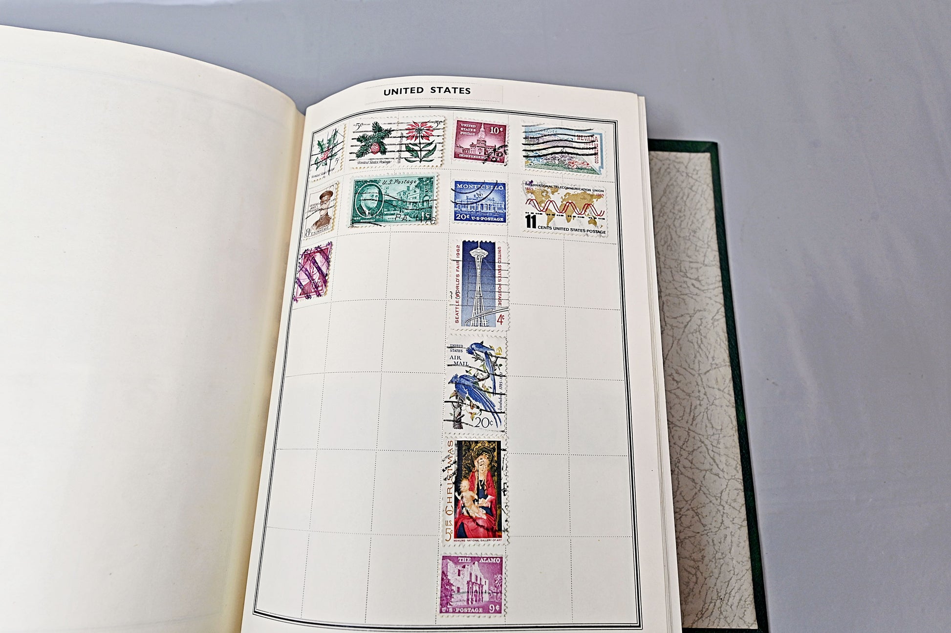 6623 World Stamp Collection. Much Early. Unchecked. Better Seen. 137 Images