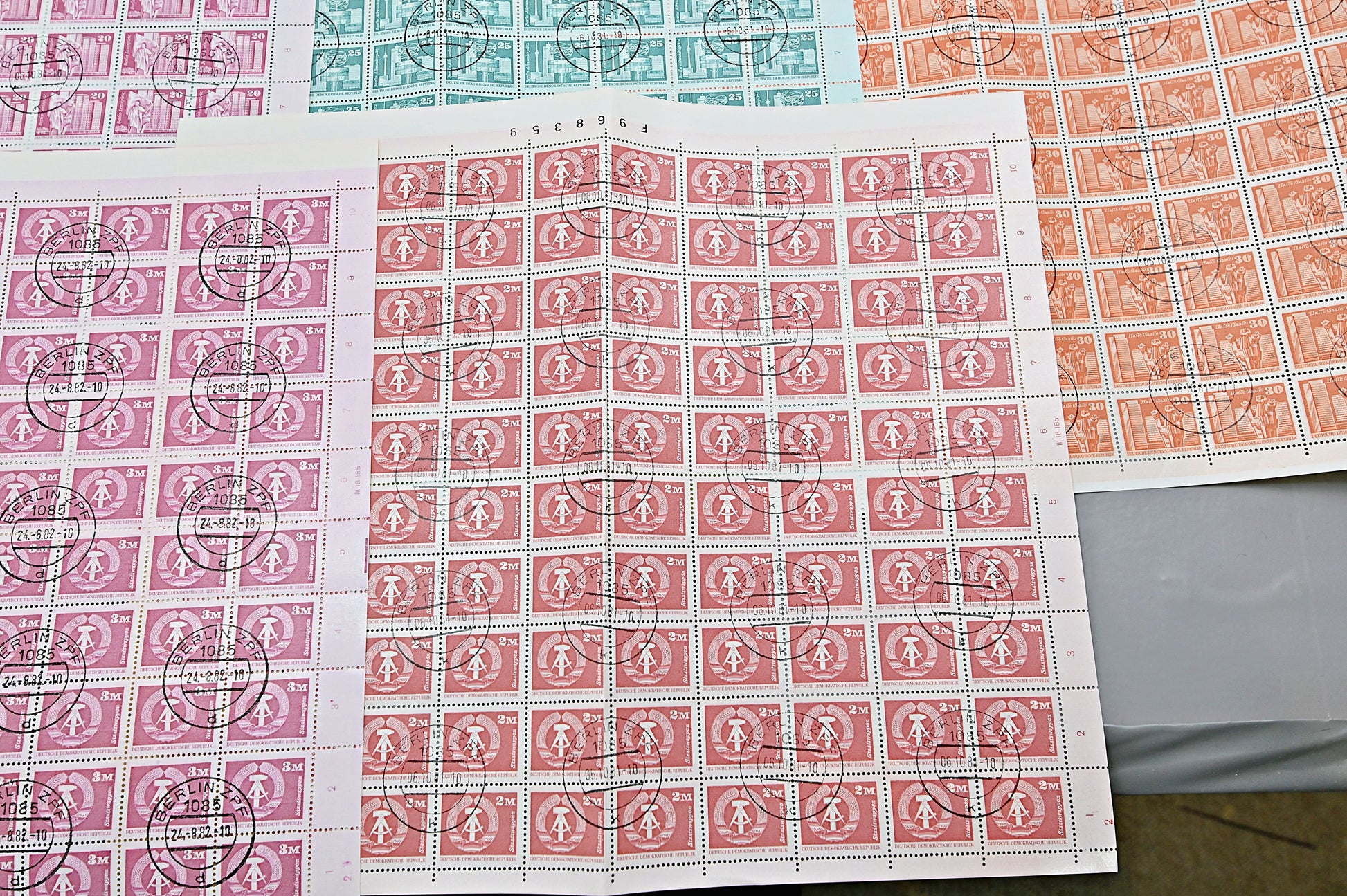 6634 East Germany SGE2197/2211 Set. Sheets of 100 1981. Sc#2085 Mi2633 . C£1500