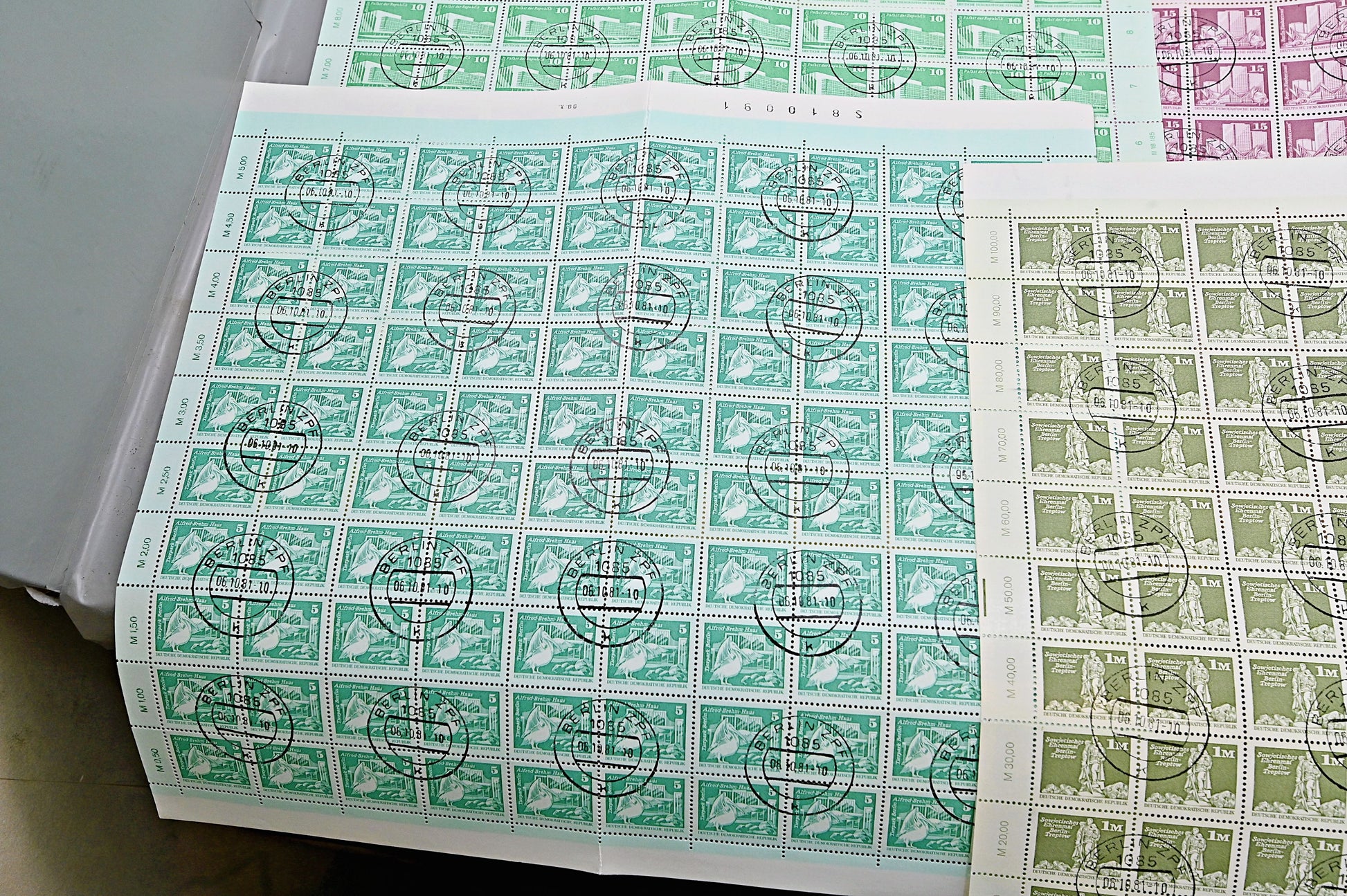 6634 East Germany SGE2197/2211 Set. Sheets of 100 1981. Sc#2085 Mi2633 . C£1500