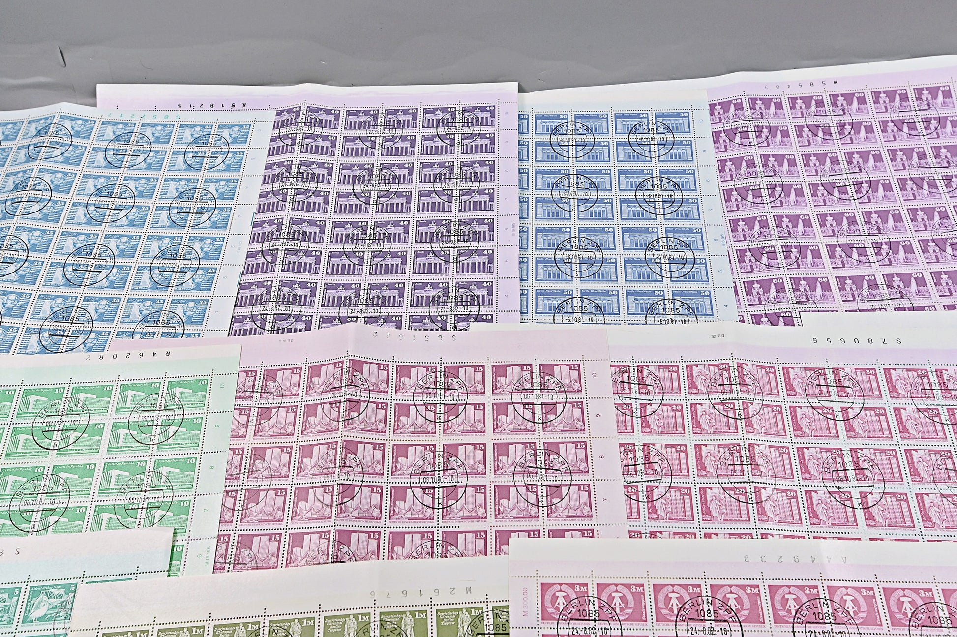 6634 East Germany SGE2197/2211 Set. Sheets of 100 1981. Sc#2085 Mi2633 . C£1500