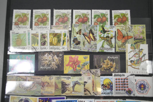 Vintage Postage Stamp Lot 32 Stamps, Vintage International, Posted  Collection B1